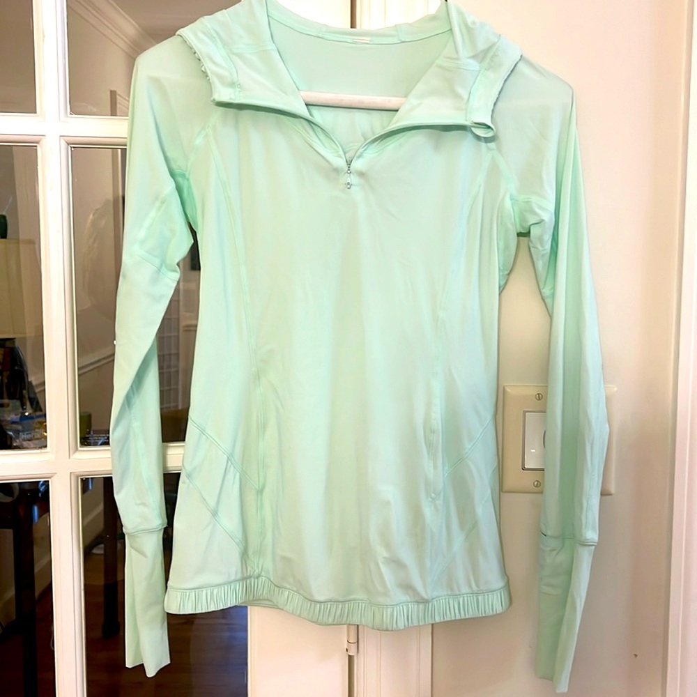 Lululemon long sleeve hooded shirt, mint green, size 2, excellent condition!